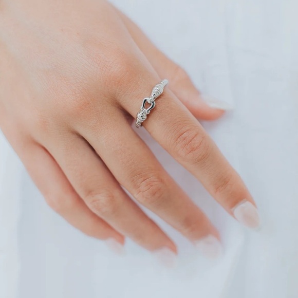 Sterling Silver Cable Ring / Petite Buckle Ring
Sterling Silver - Picture 4 of 6